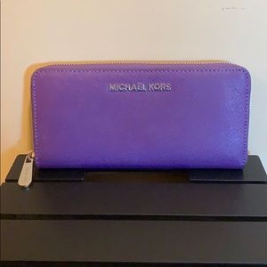 Michael Kors Jet Set Travel Continental Wallet